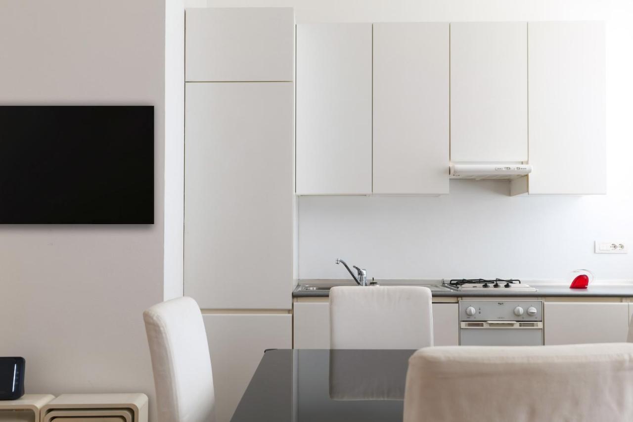 Charming San Babila Apt. Milan Extérieur photo